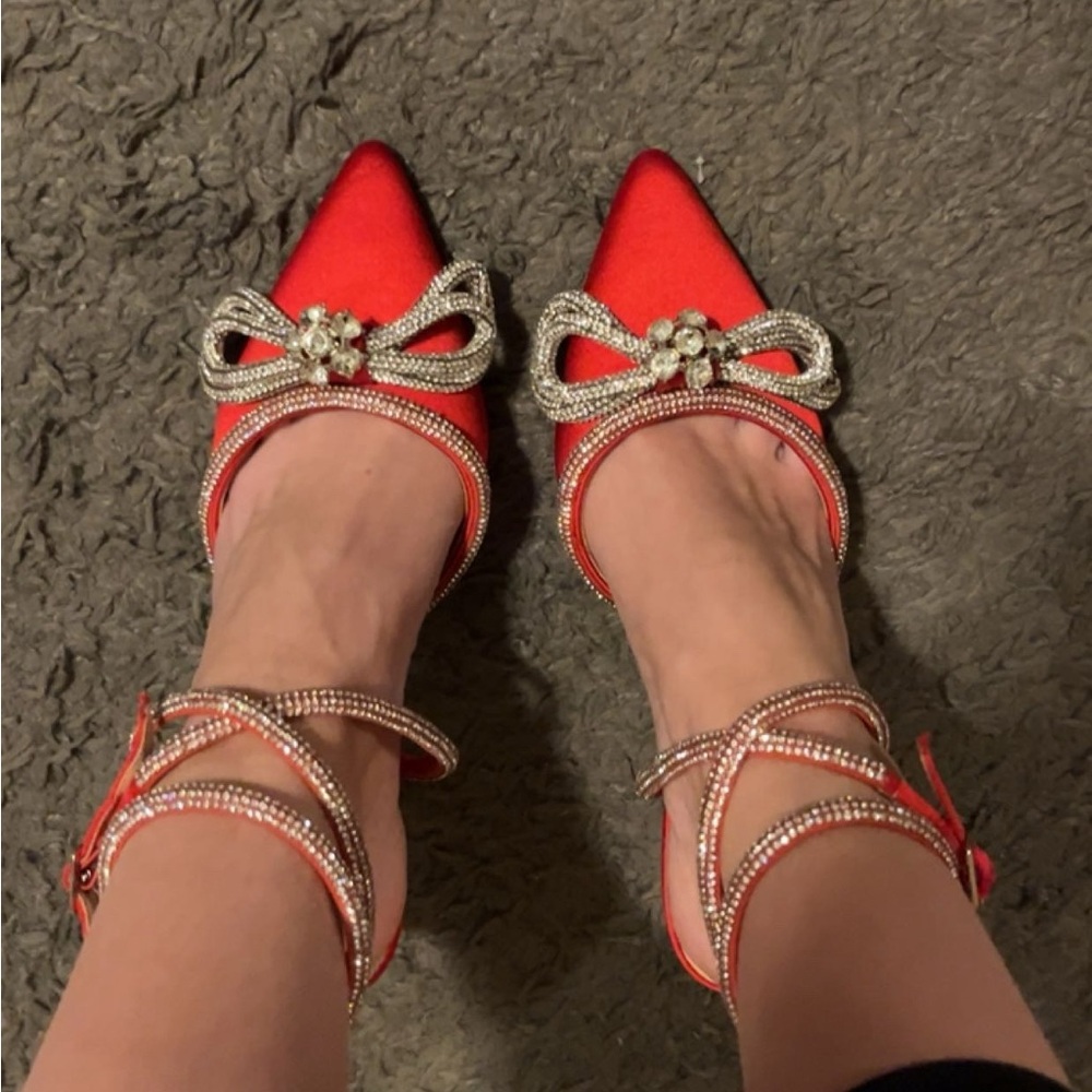 Women’s 6.5 red diamond heels